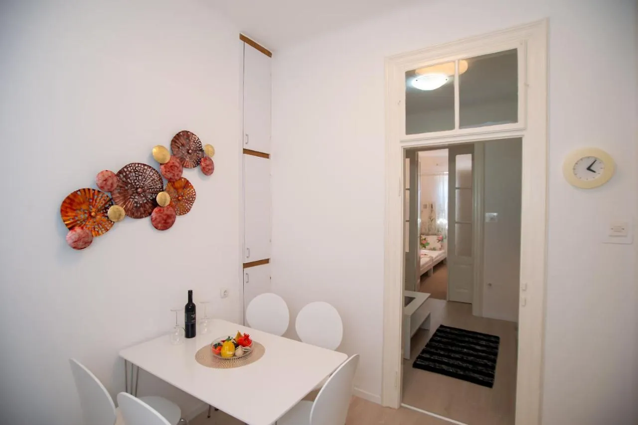 Apartment Firenze Rijeka 0*,  Croatia